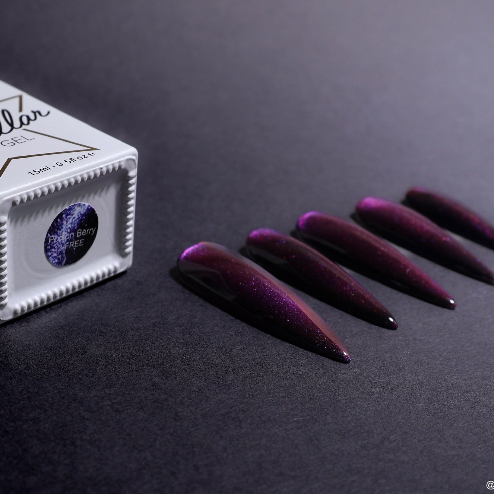 POISON BERRY CAT - EYE - Stellar Gel™ -