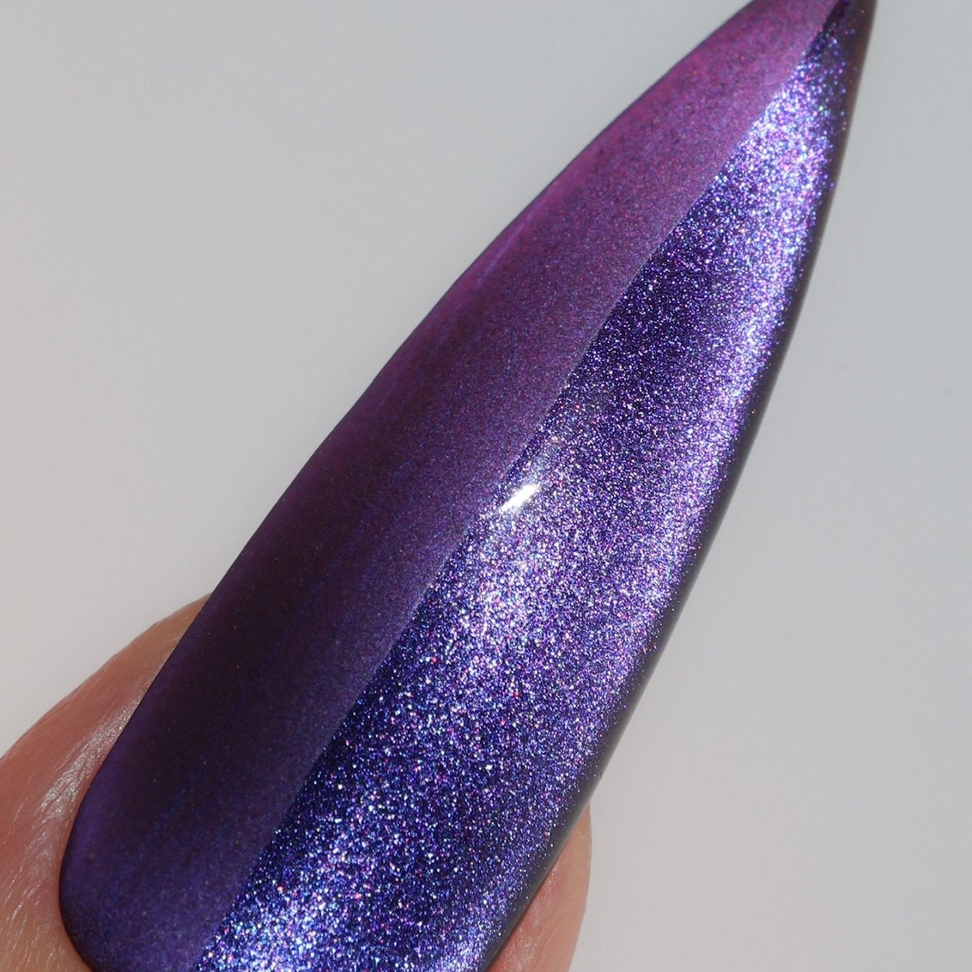 POISON BERRY CAT - EYE - Stellar Gel™ -