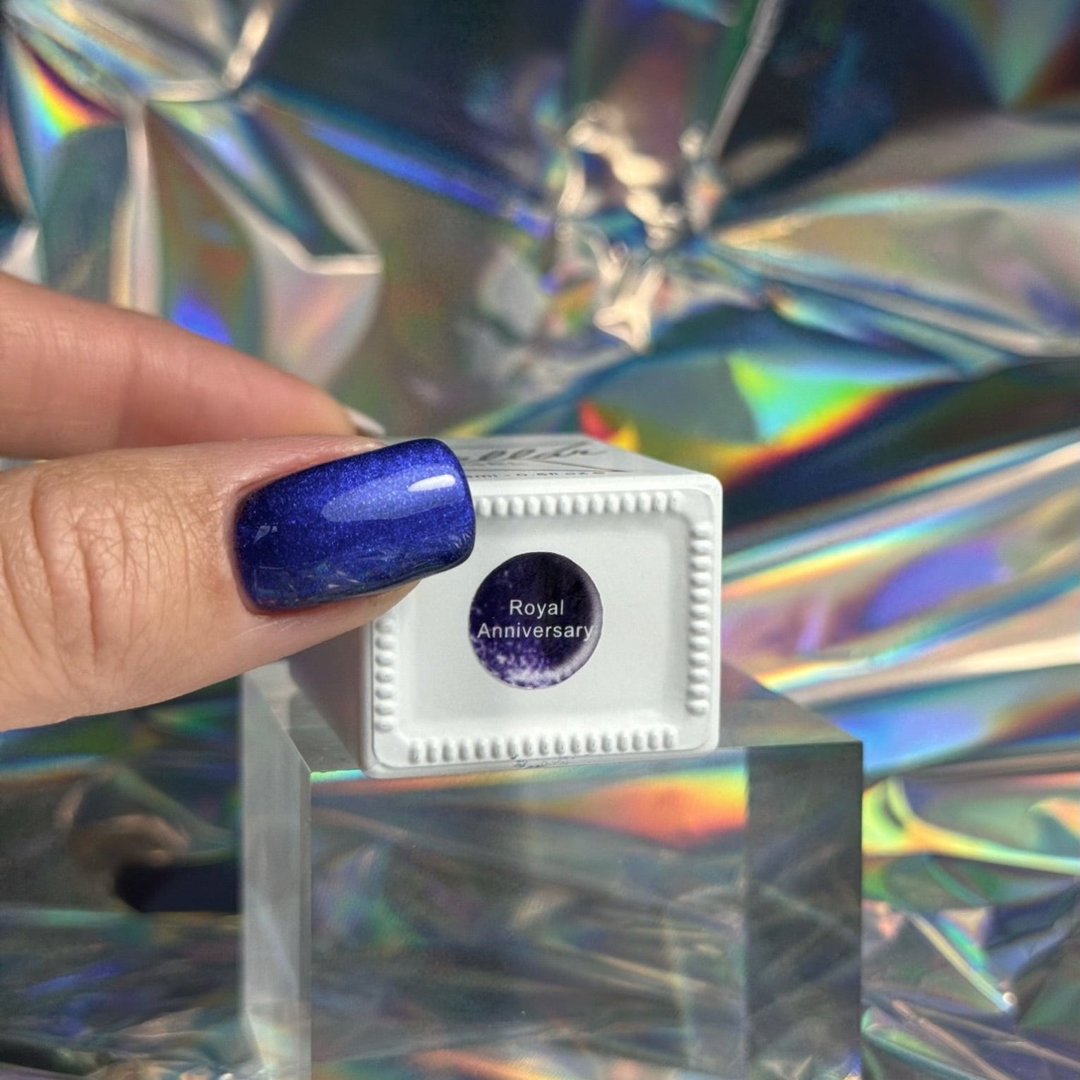 ROYAL ANNIVERSARY CAT - EYE - Stellar Gel™ -