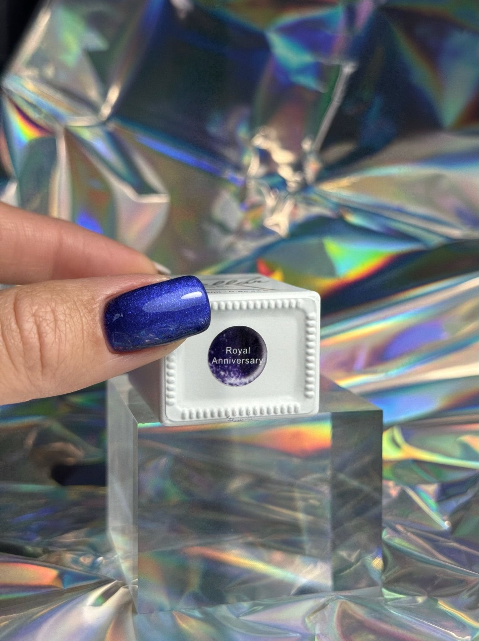 ROYAL ANNIVERSARY CAT - EYE - Stellar Gel™ -